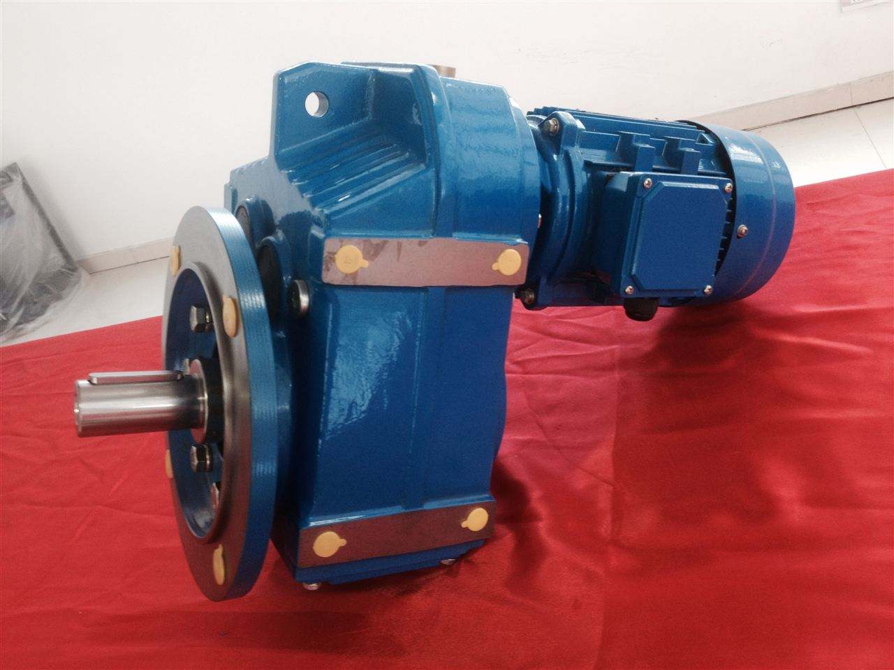 Parallel Shaft Helical Geared Motor Unit 